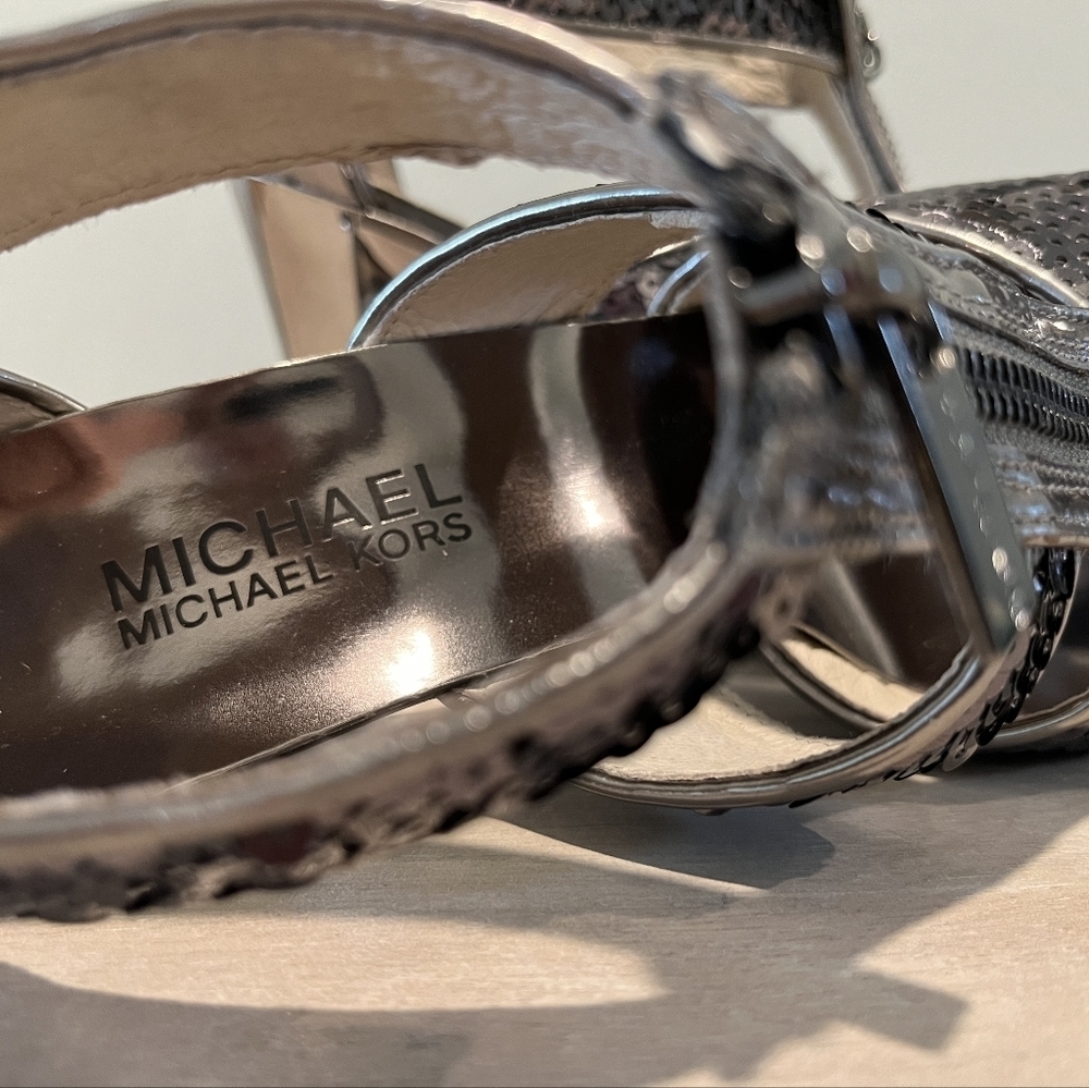Michael Kors Berkley T-Strap in Gunmetal Sequins. Size 5M Like New Condi… - Picture 10 of 16